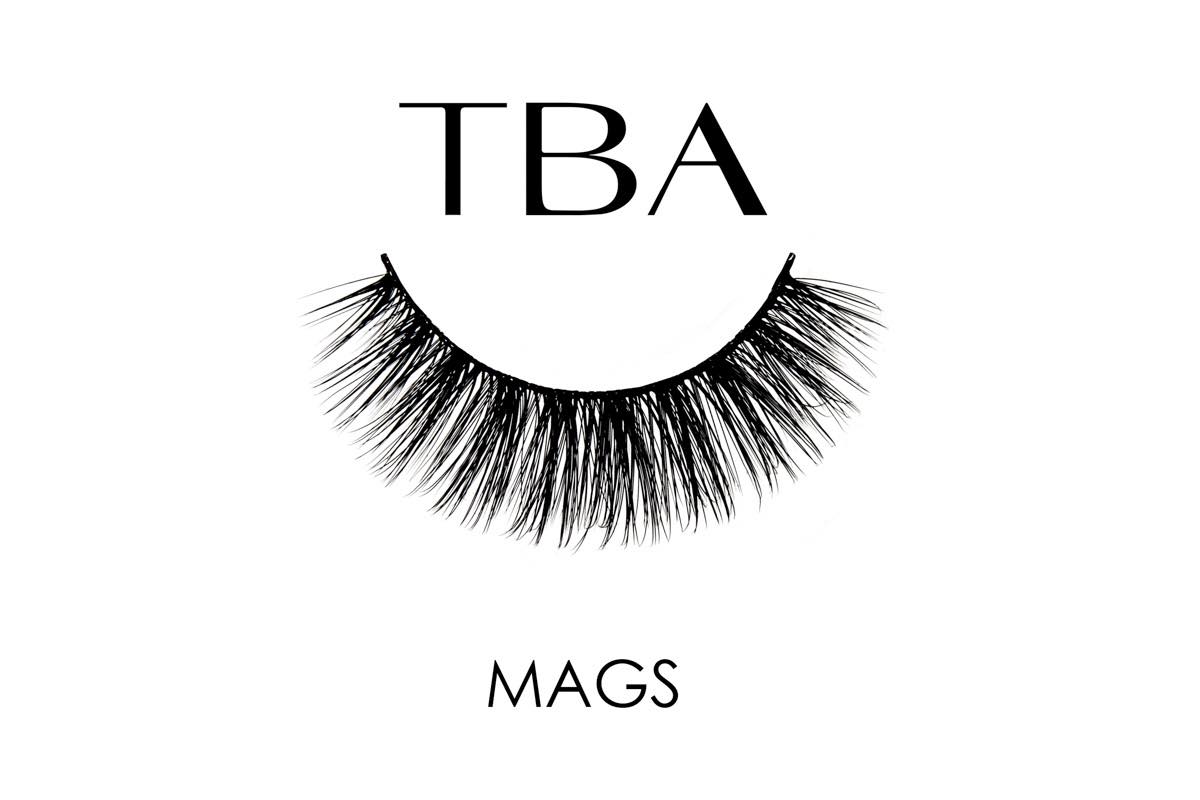 Our most natural syntethic lash that blends perfectly into your natural lashes.